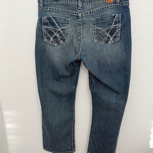 BKE EUC Women’s Light Blue Light Distressed Denim Cropped Jeans Size Size 34